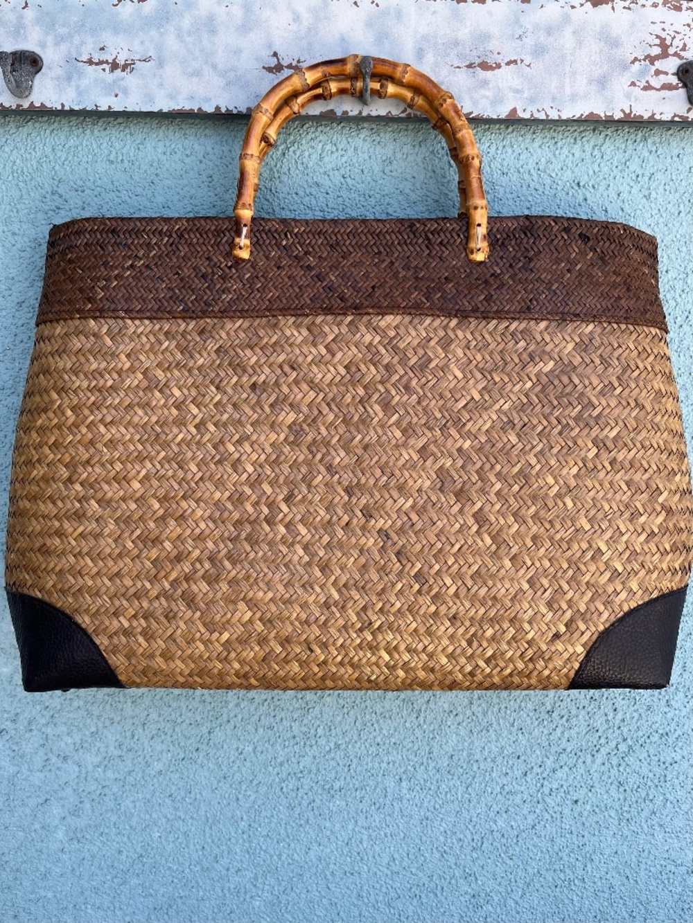 Amanpurl Handwoven Seagrass Tote  Oversized  Excellent Condition  Like New - Picture 2 of 14